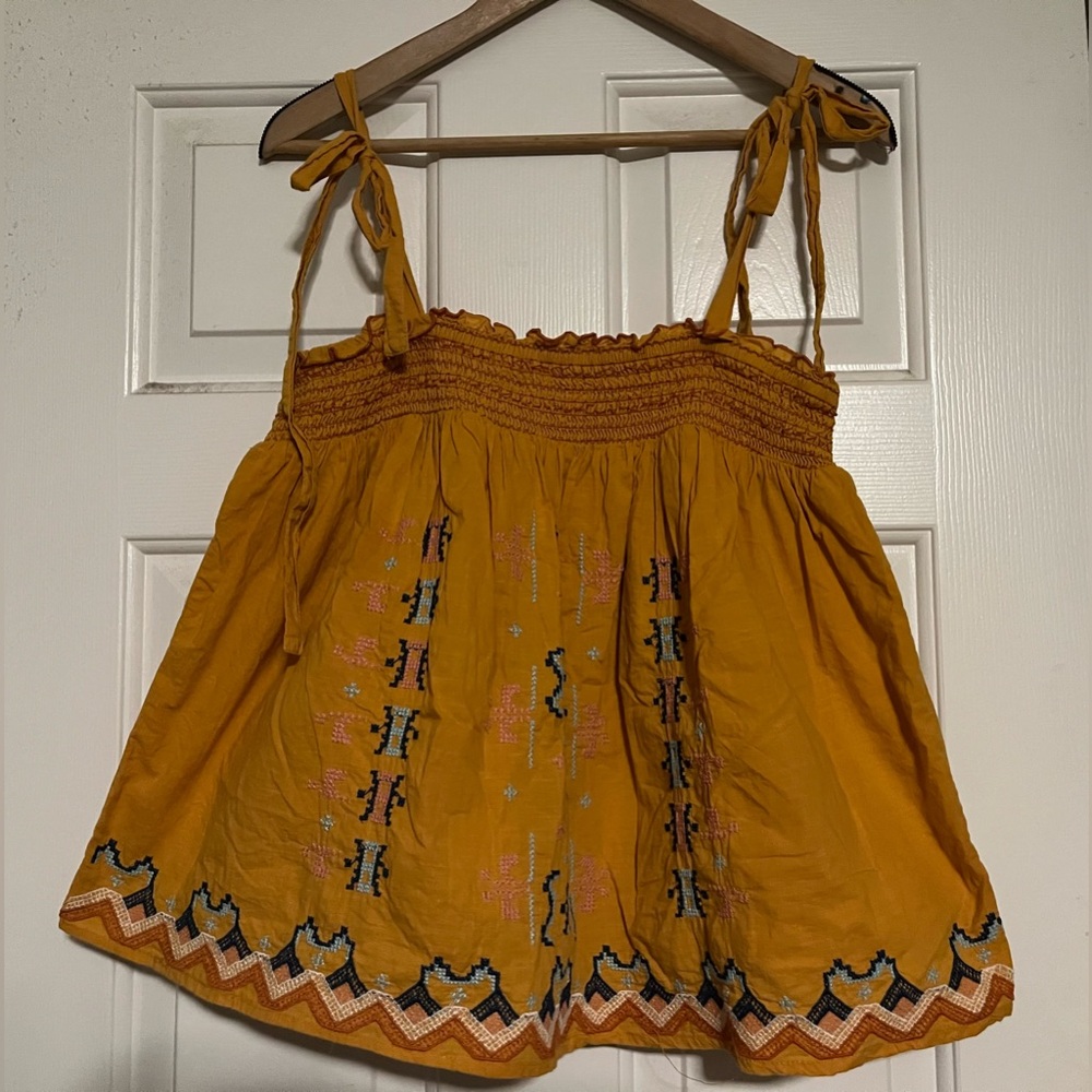 Rachel Zoe embroidered boho smocked tank top with tie straps size large